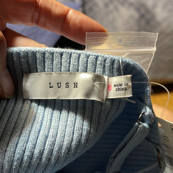 Blue Ribbed Button-Front Women's Top - Picture 5 of 7